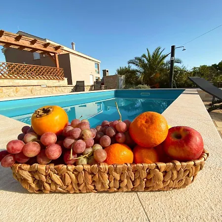 Island With Pool Βίλα