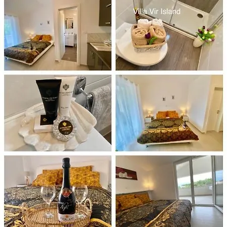 Island With Pool Vila