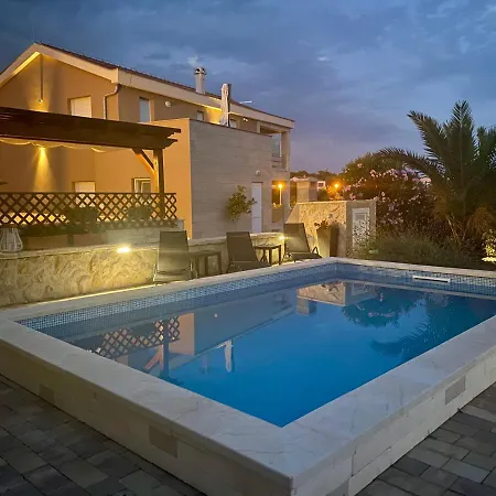 Island With Pool Vila