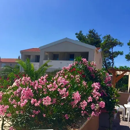 Island With Pool Vila