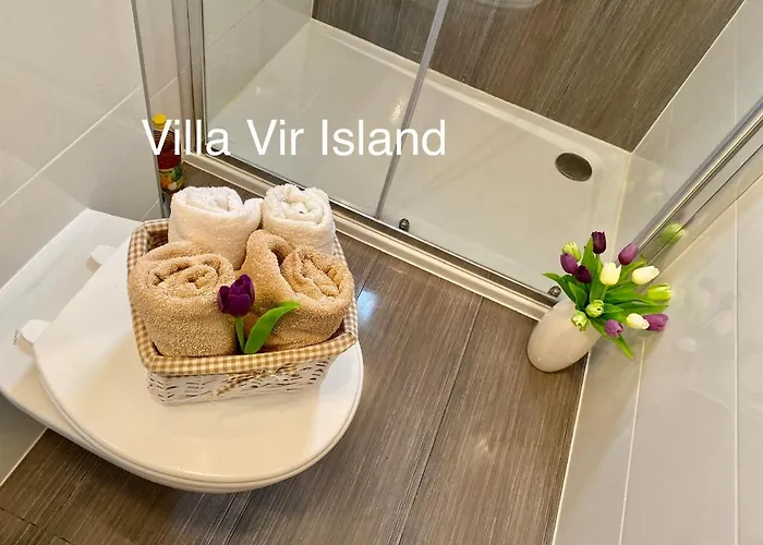 Βίλα Island With Pool *