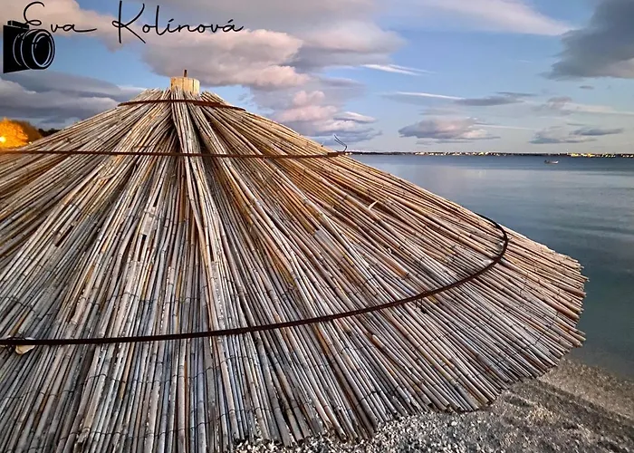 Βίλα Island With Pool *
