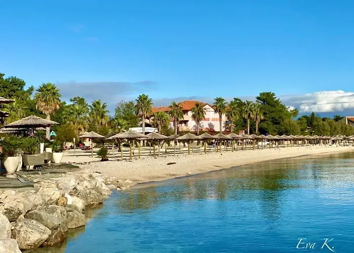 Island With Pool Βίλα