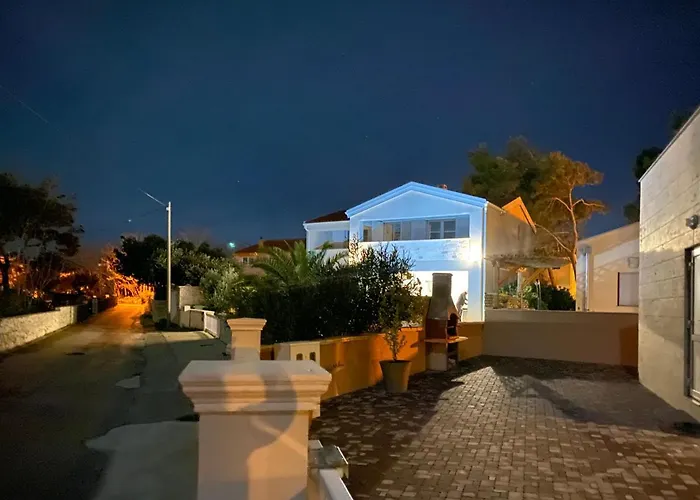 Island With Pool Βίλα Vir