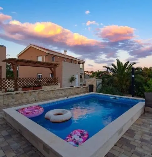 Βίλα Island With Pool *