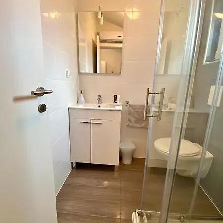 Island With Pool * ヴィル