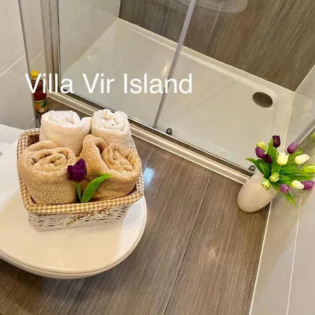 ヴィラ Island With Pool *