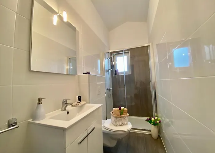 Island With Pool * Вир