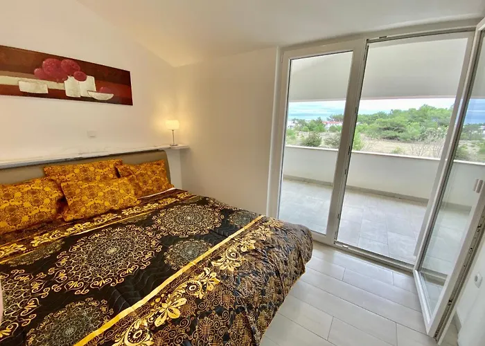 Island With Pool * Вир