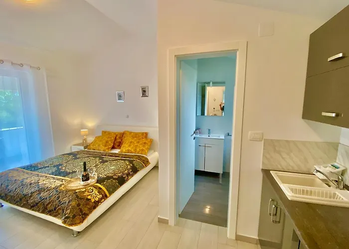 فيلة Island With Pool *