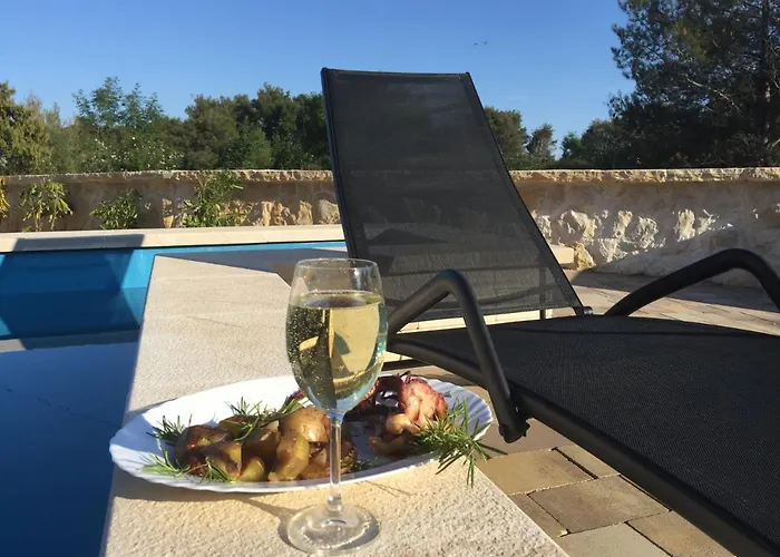 Вилла Island With Pool Вир